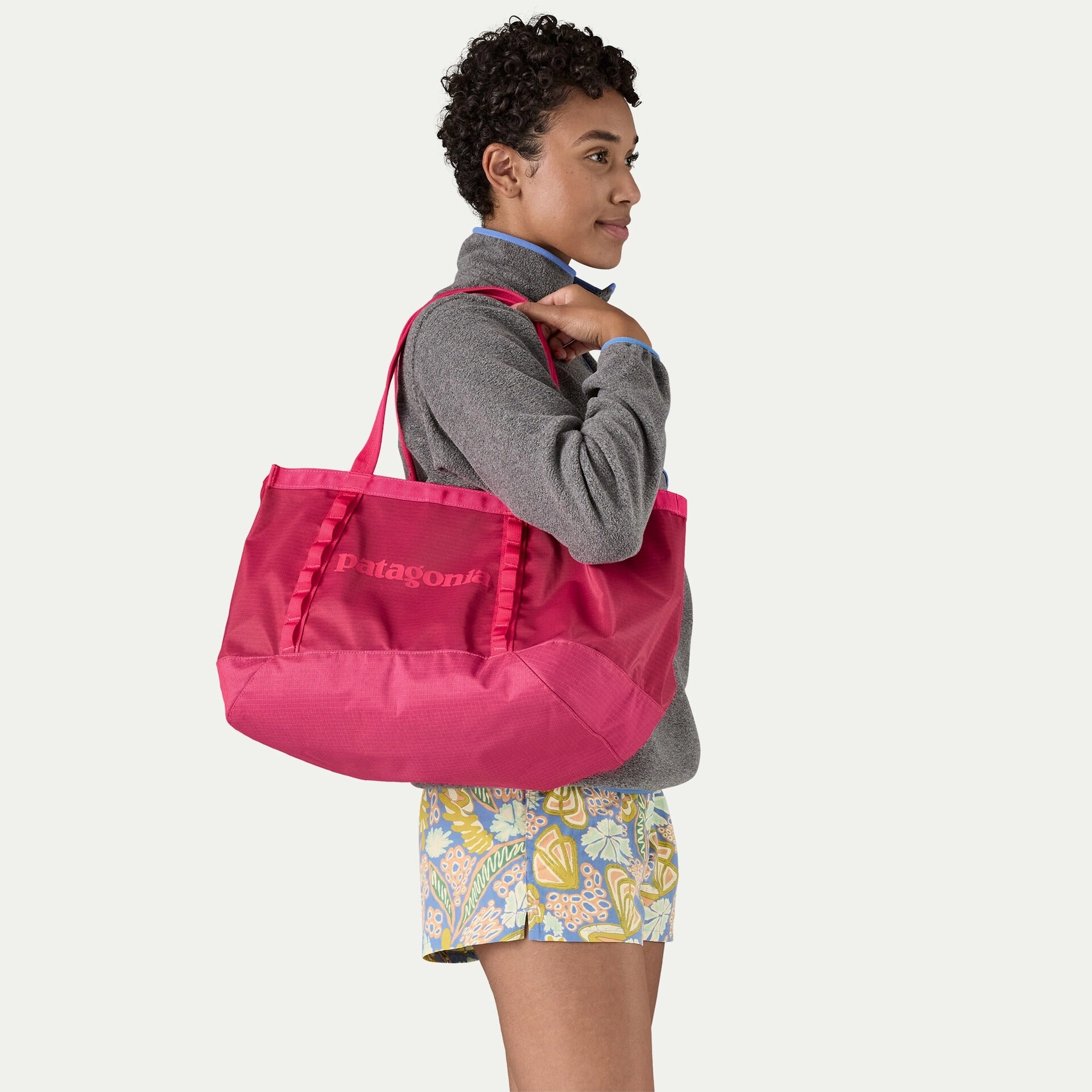 Black Hole Tote 25L