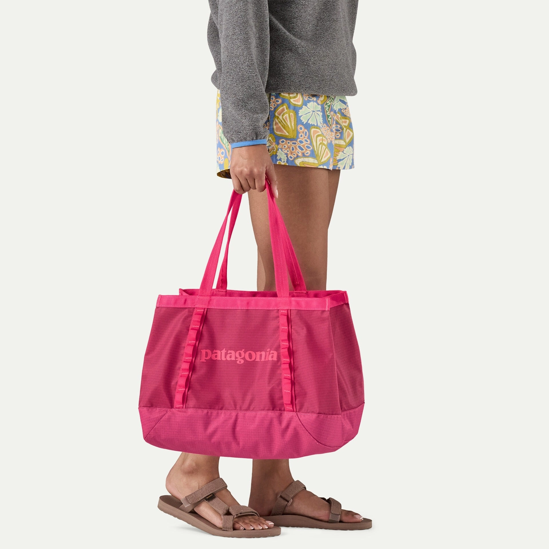 Black Hole Tote 25L