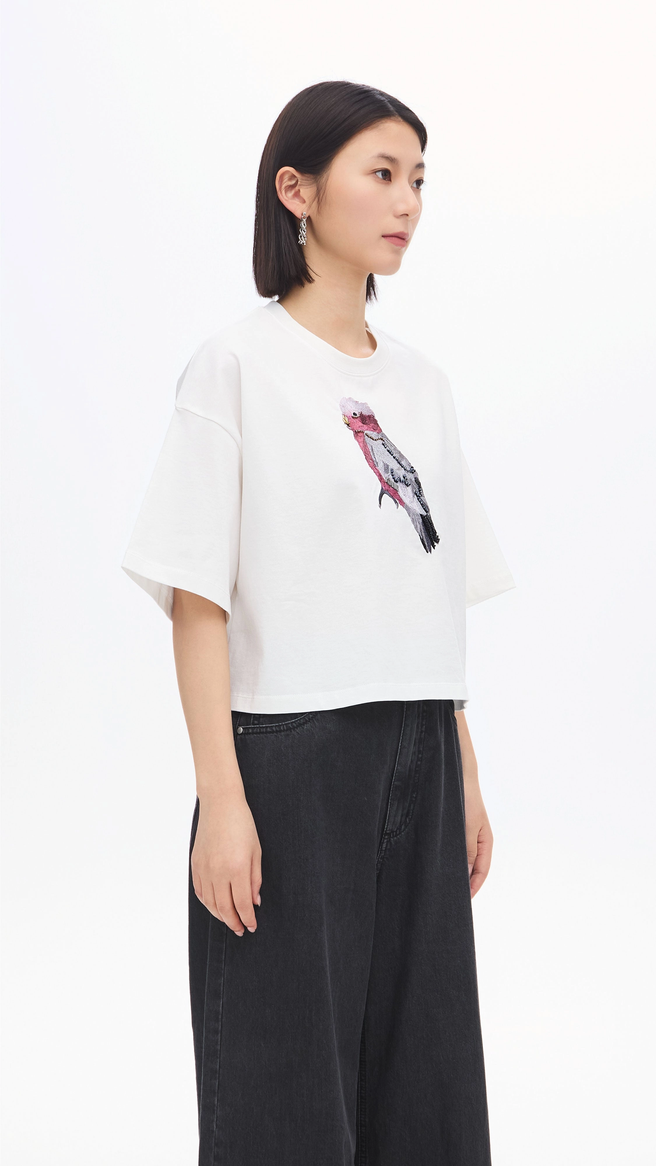 Cropped Parrot Graphic Embroidery Tee