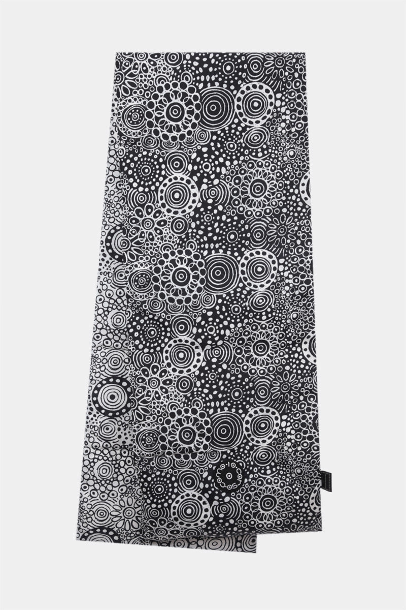graphic print nylon padded scarf