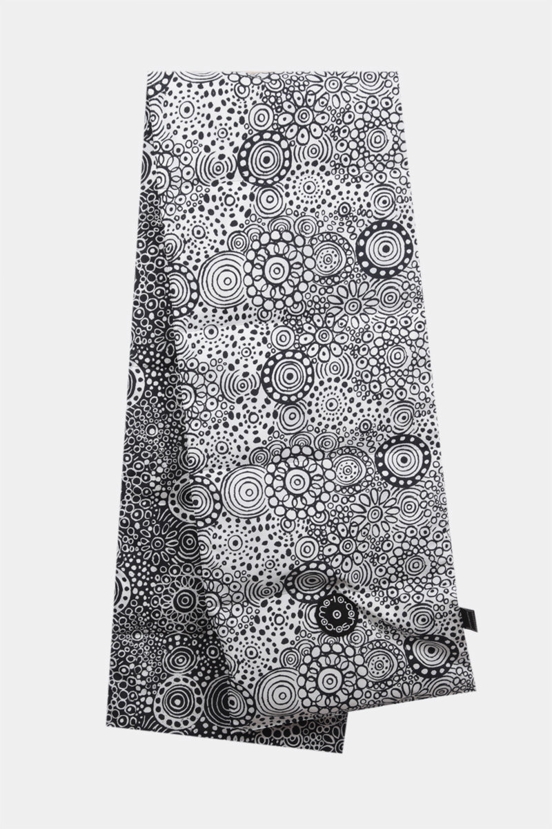 graphic print nylon padded scarf