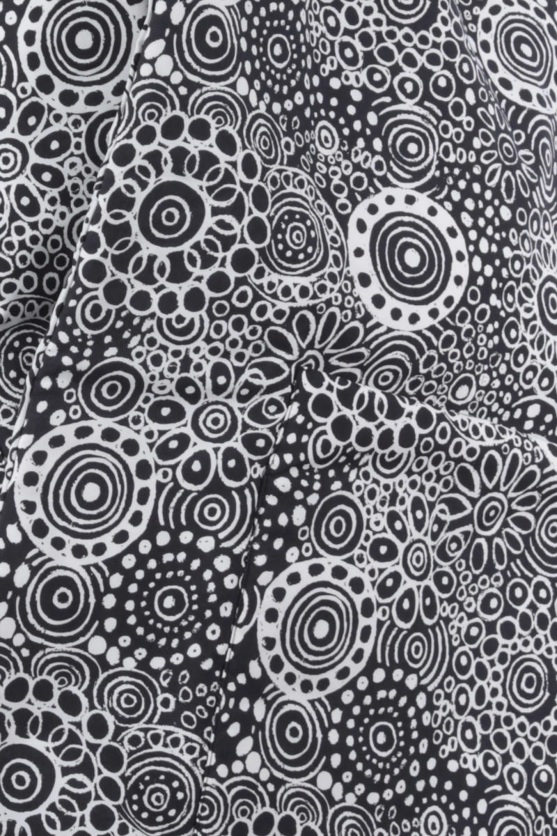 graphic print nylon padded stole