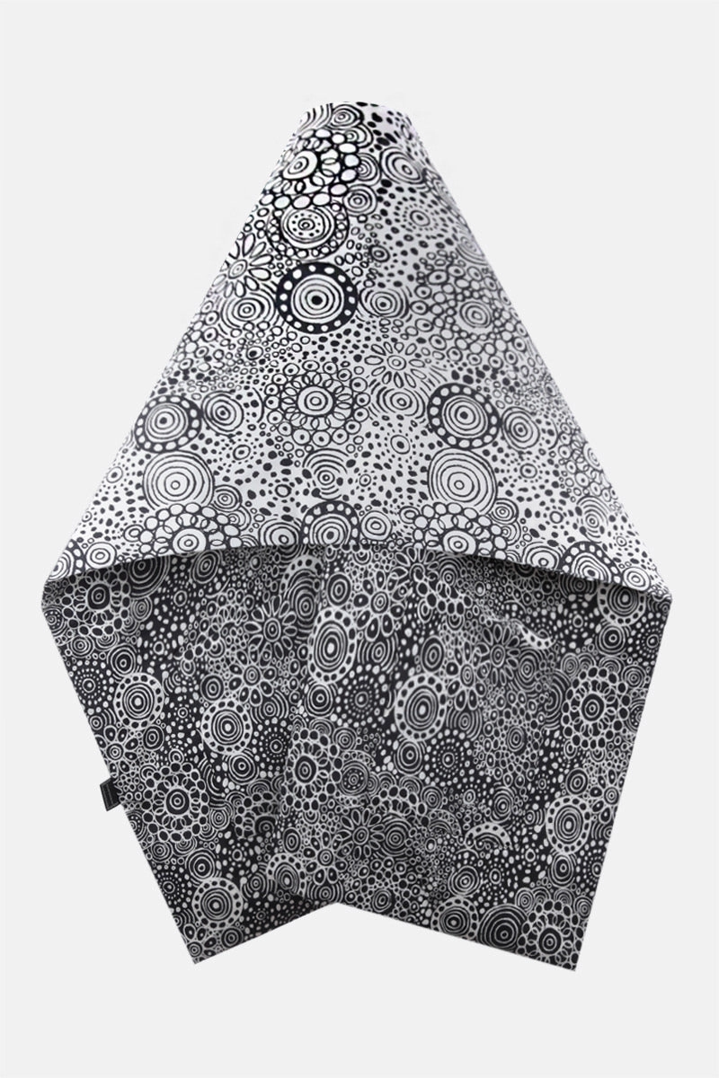 graphic print nylon padded stole