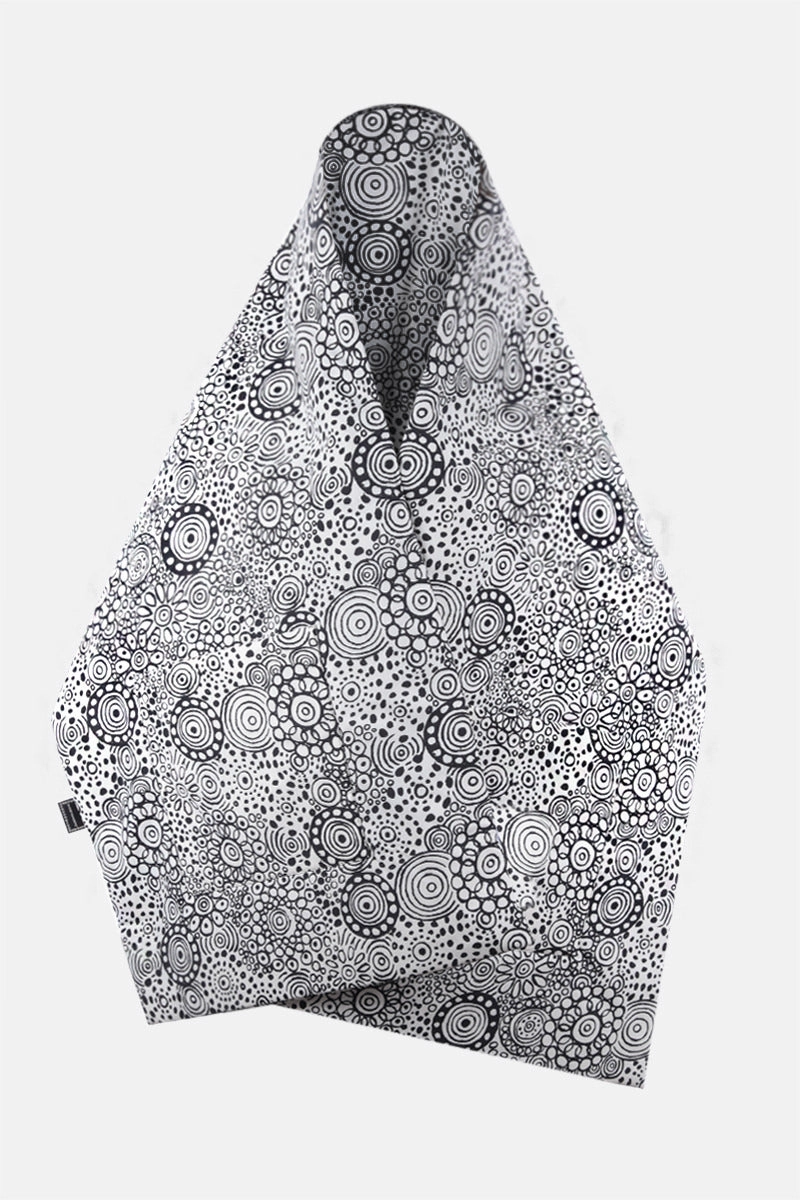 graphic print nylon padded stole
