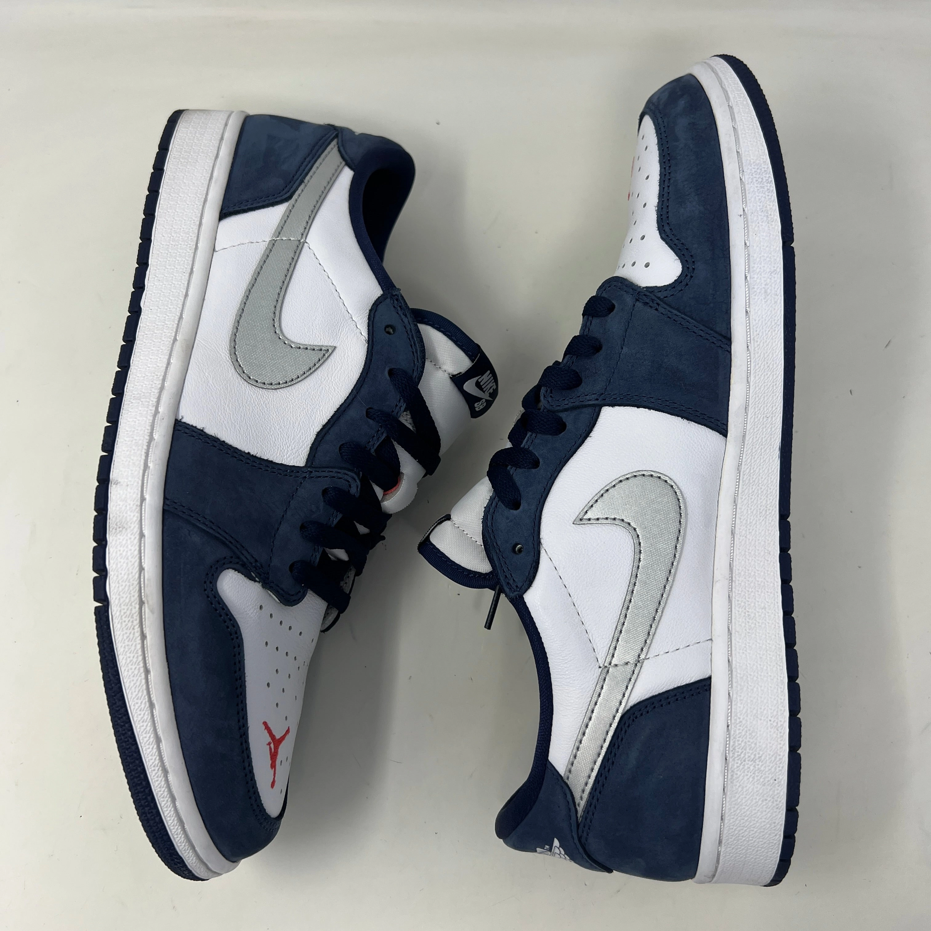 Jordan 1 Low SB Midnight Navy