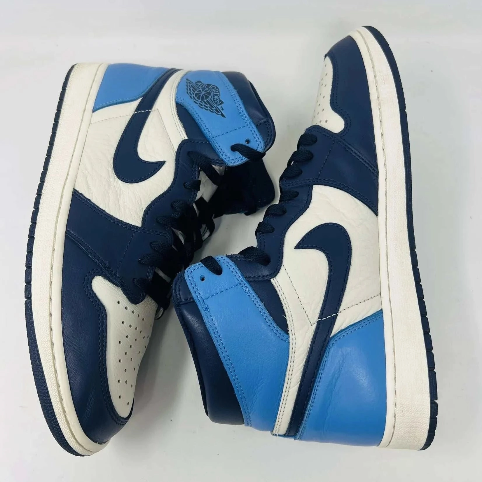 Jordan 1 Retro High Obsidian