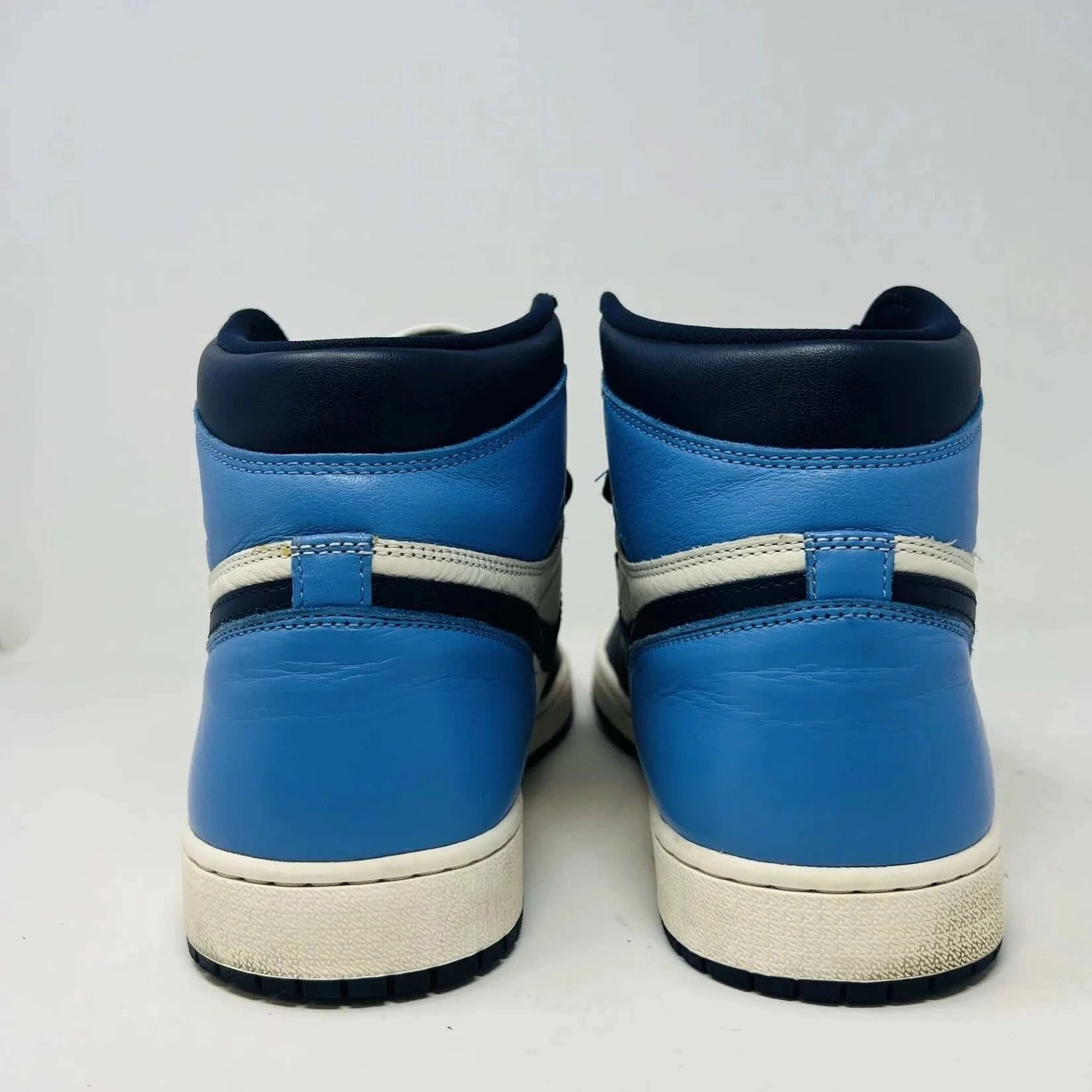 Jordan 1 Retro High Obsidian