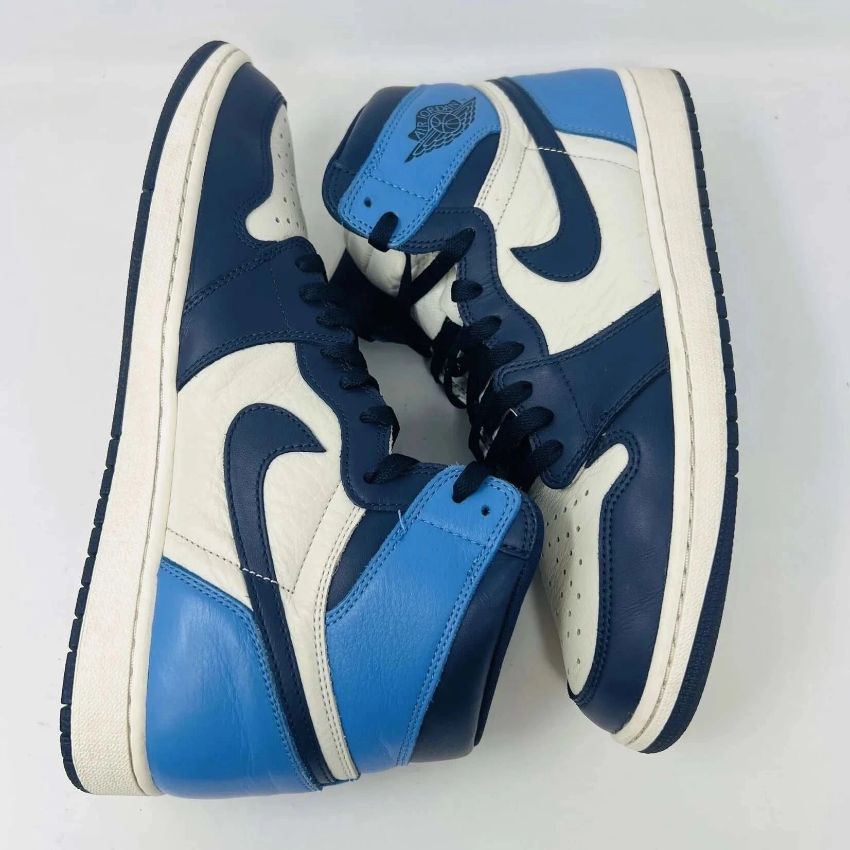 Jordan 1 Retro High Obsidian