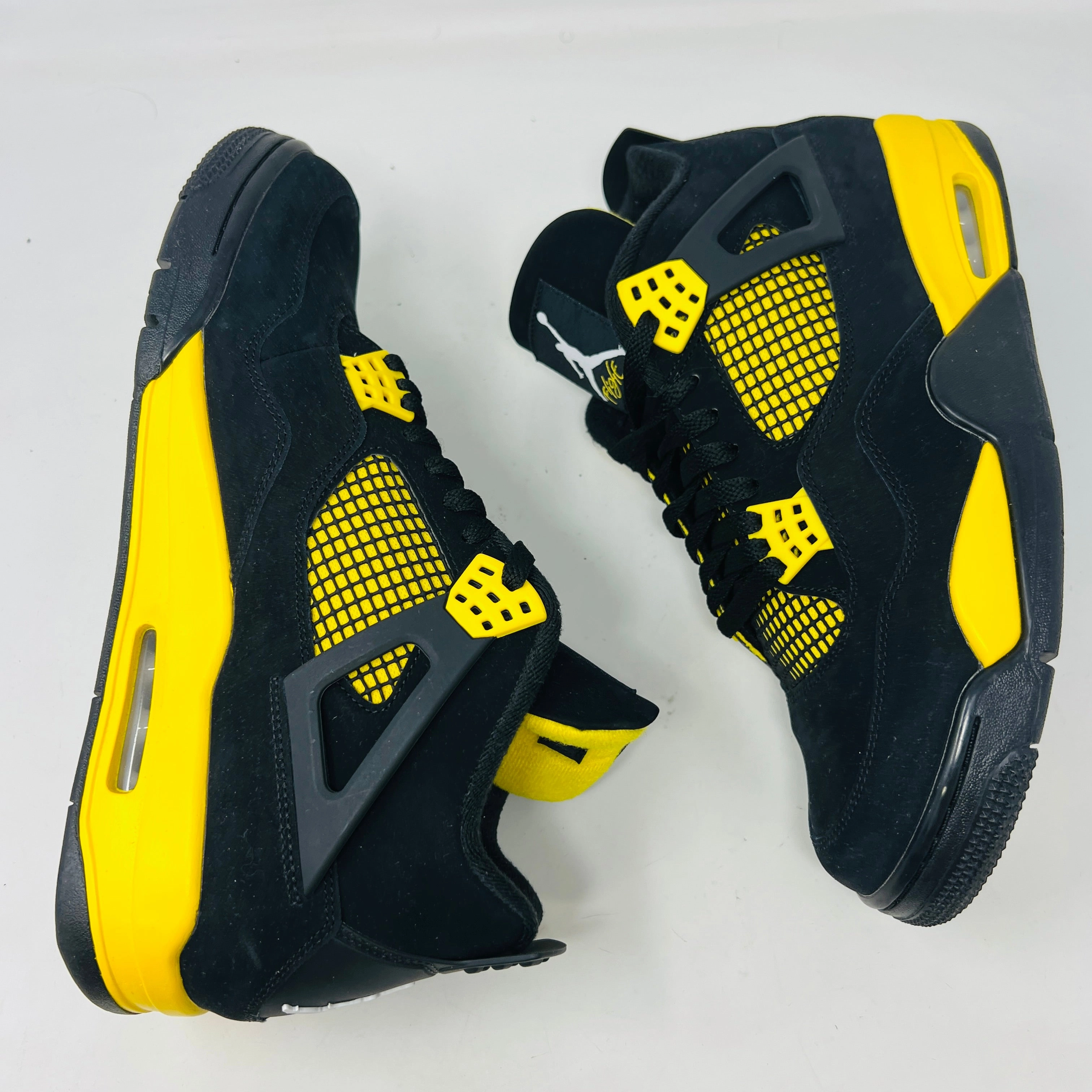 Jordan 4 Retro Thunder (2023)