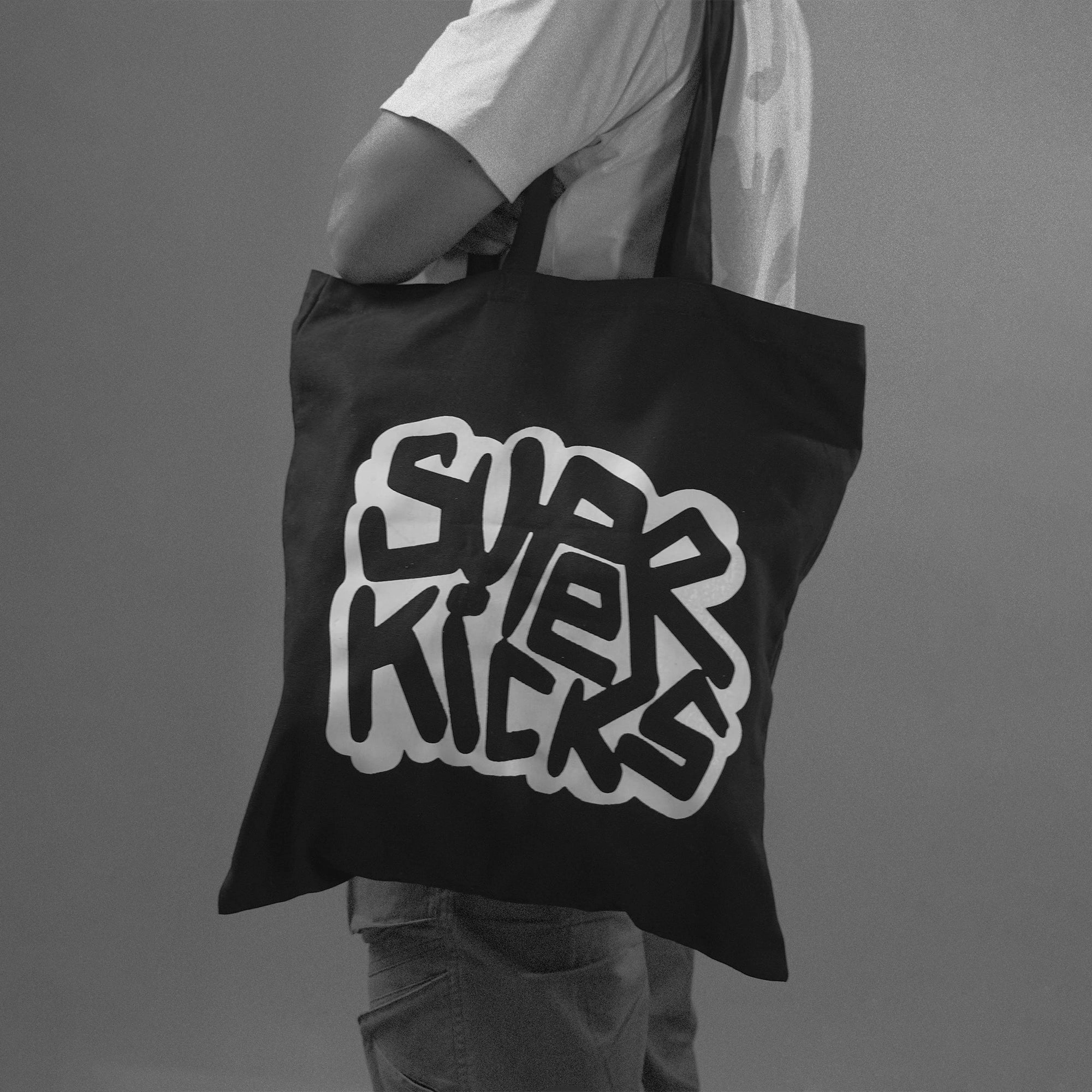 Superkicks | SUPERKICKS PLAY LOGO M TOTE  { BLACK