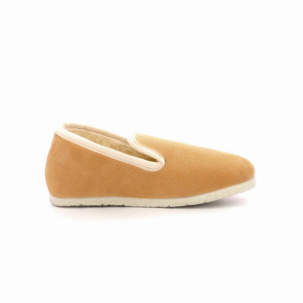 Ultra-soft beige and off-white slippers