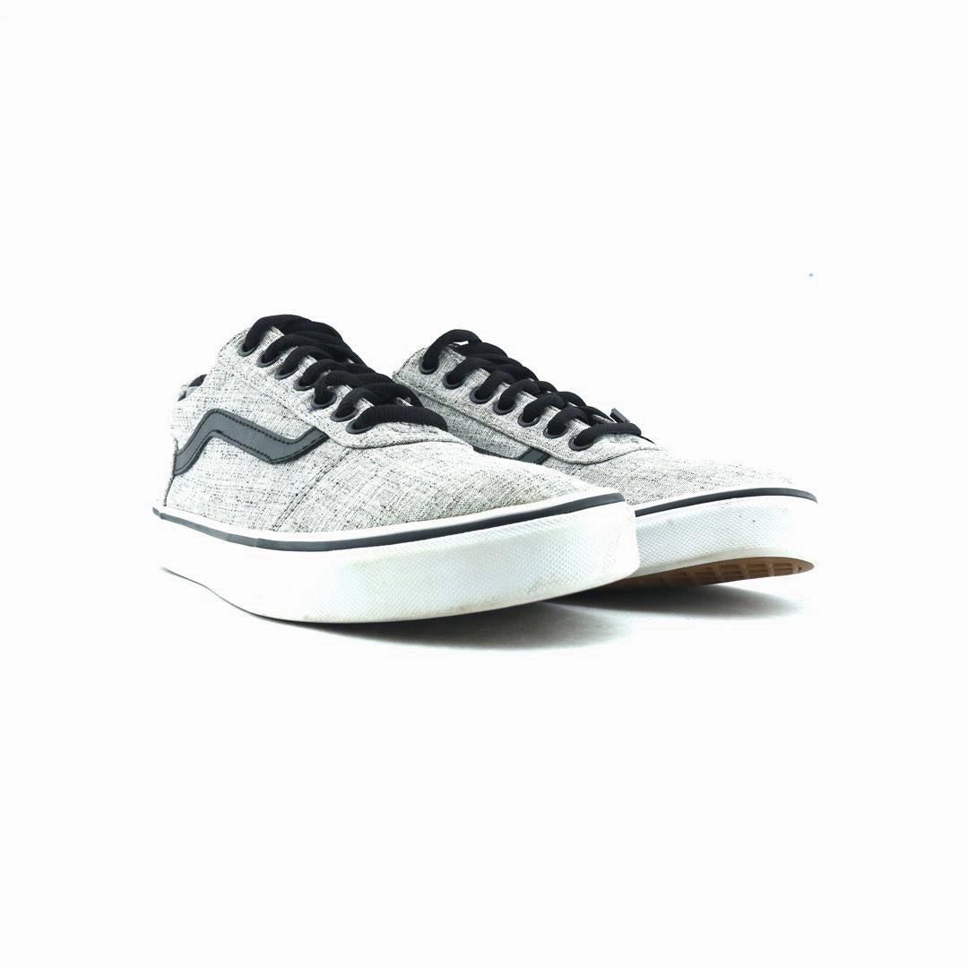 VANS AUTHENTIC