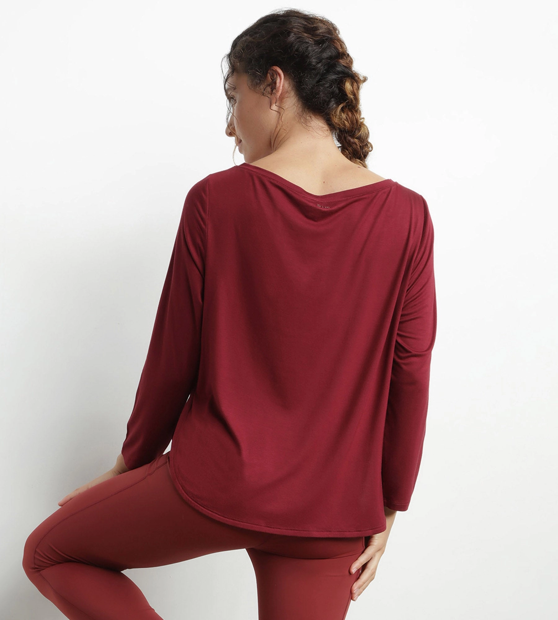 Women's sports top with boat neck in Bordeaux viscose Dim Move